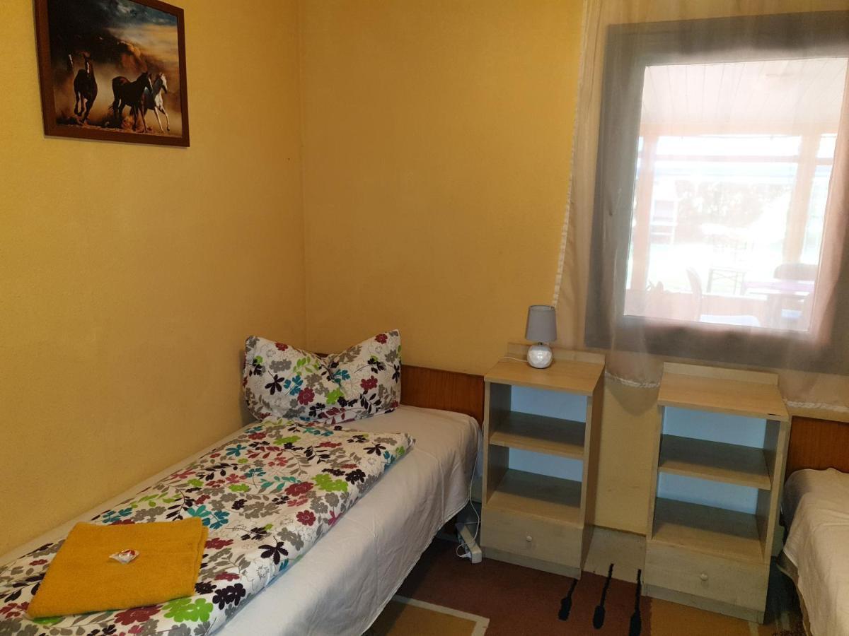 الشقق الفندقية Rabaszentmihalyفي  Raba Part Apartman المظهر الخارجي الصورة